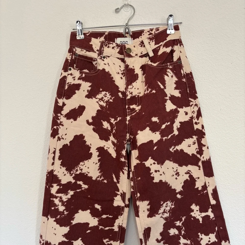 BDG Urban Outfitters Size 26 High & Wide Jean Cow Print - Picture 4 of 8